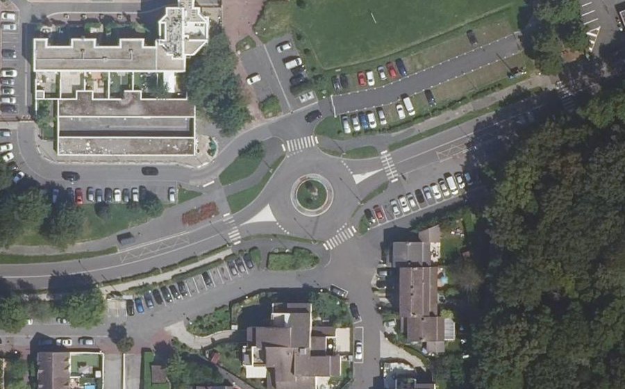 Vue aérienne du Rond-point anonyme n°490079475