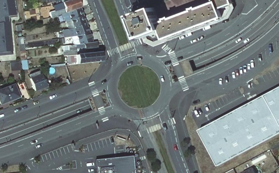 Vue aérienne du Rond-point anonyme n°4901697