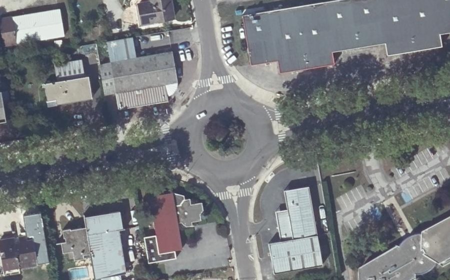 Vue aérienne du Rond-point anonyme n°4902800