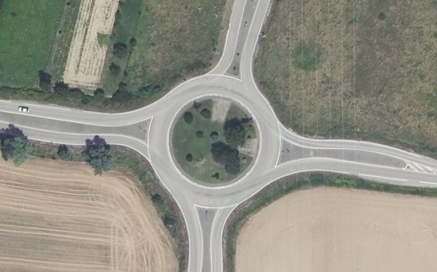 Vue aérienne du Rond-point anonyme n°49039957