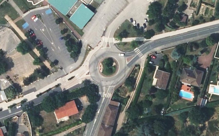 Vue aérienne du Rond-point anonyme n°4904933