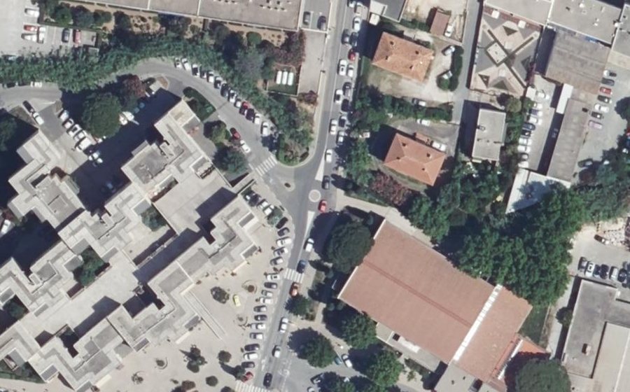Vue aérienne du Rond-point anonyme n°490508858