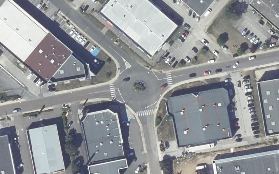 Vue aérienne du Rond-point anonyme n°4906038