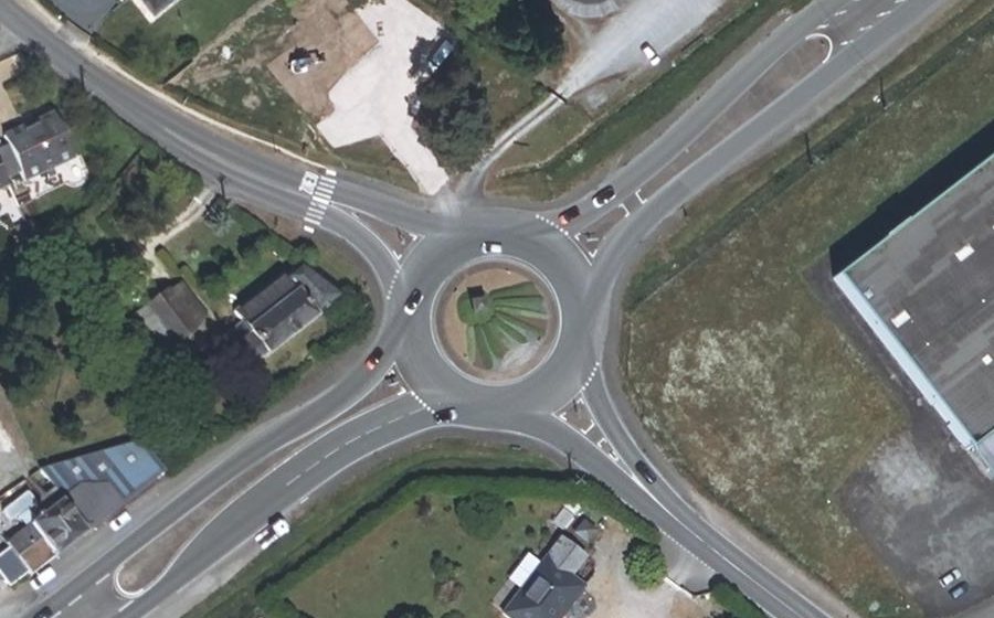 Vue aérienne du Rond-point anonyme n°490962067