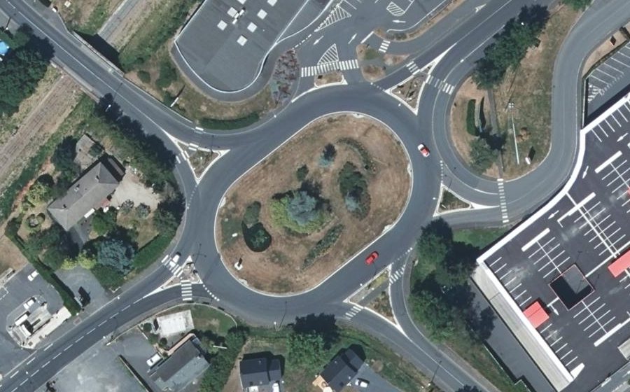 Vue aérienne du Rond-point anonyme n°4909793