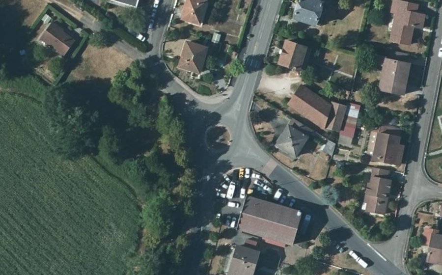 Vue aérienne du Rond-point anonyme n°4909800