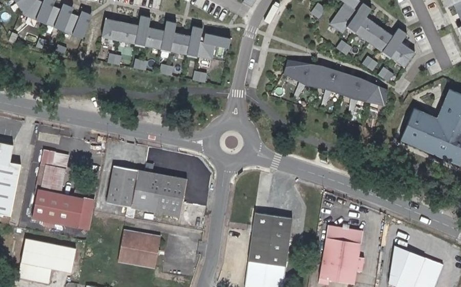 Vue aérienne du Rond-point anonyme n°491211924