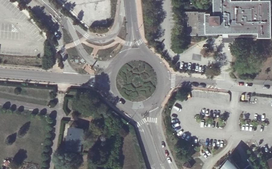 Vue aérienne du Rond-point anonyme n°4915117