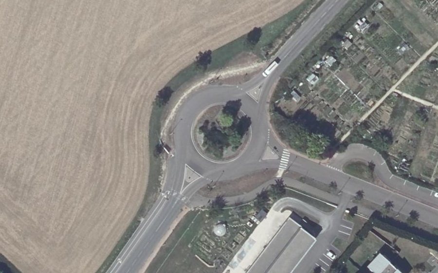 Vue aérienne du Rond-point anonyme n°4916743