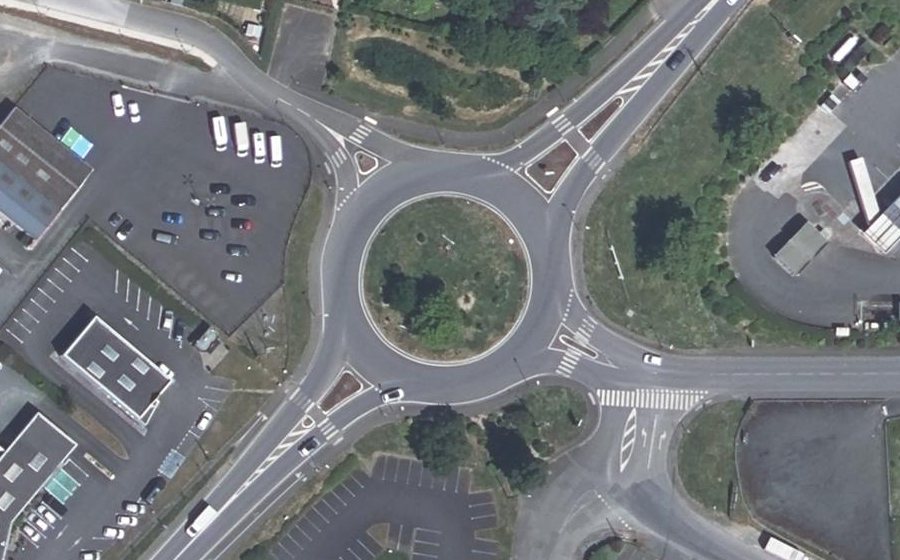 Vue aérienne du Rond-point anonyme n°4918406