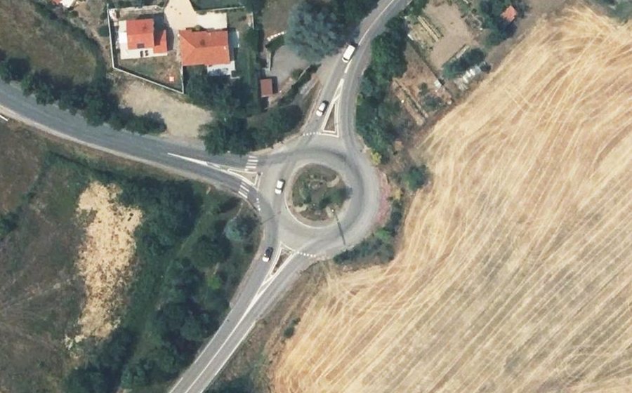 Vue aérienne du Rond-point anonyme n°49257560