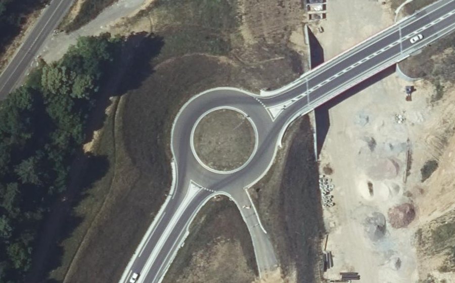 Vue aérienne du Rond-point anonyme n°492803006