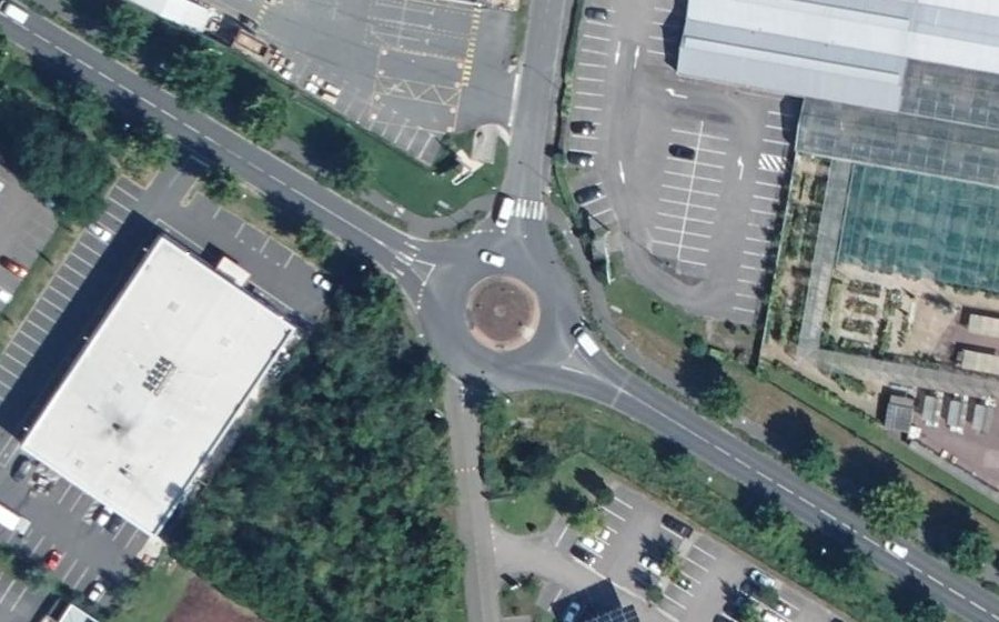 Vue aérienne du Rond-point anonyme n°4928850