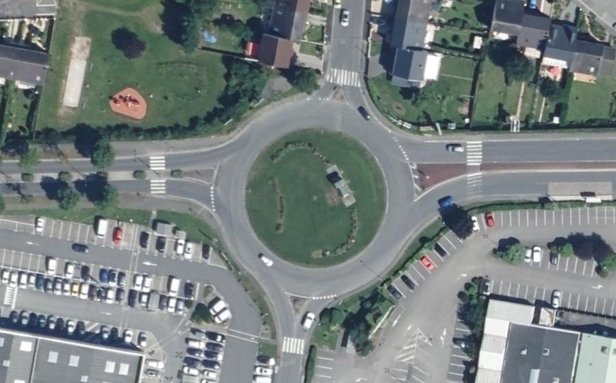Vue aérienne du Rond-point anonyme n°4928862