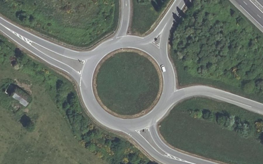 Vue aérienne du Rond-point anonyme n°49294809