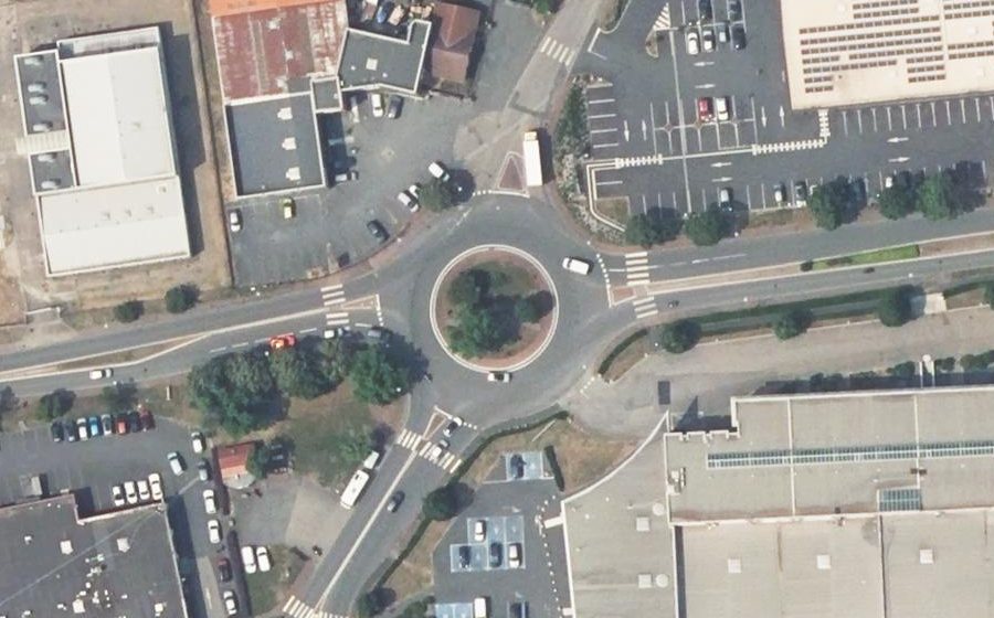Vue aérienne du Rond-point anonyme n°4929751