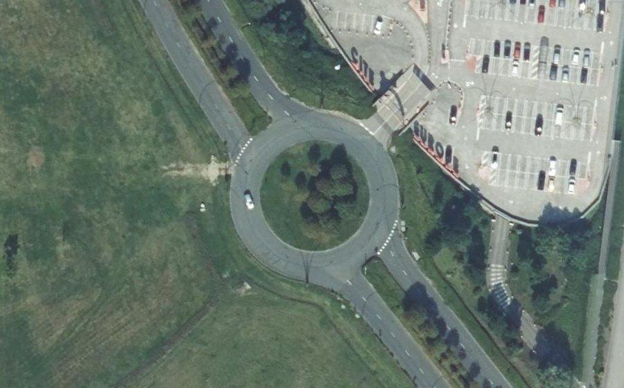 Vue aérienne du Rond-point anonyme n°4930044
