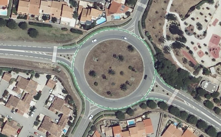 Vue aérienne du Rond-point anonyme n°49301742