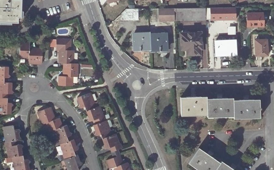 Vue aérienne du Rond-point anonyme n°493210098