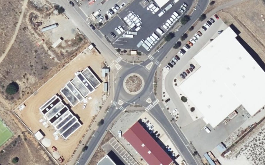 Vue aérienne du Rond-point anonyme n°493295779