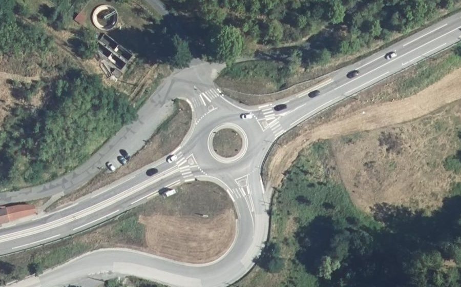 Vue aérienne du Rond-point anonyme n°49337393