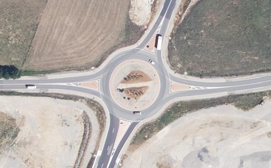 Vue aérienne du Rond-point anonyme n°493436615