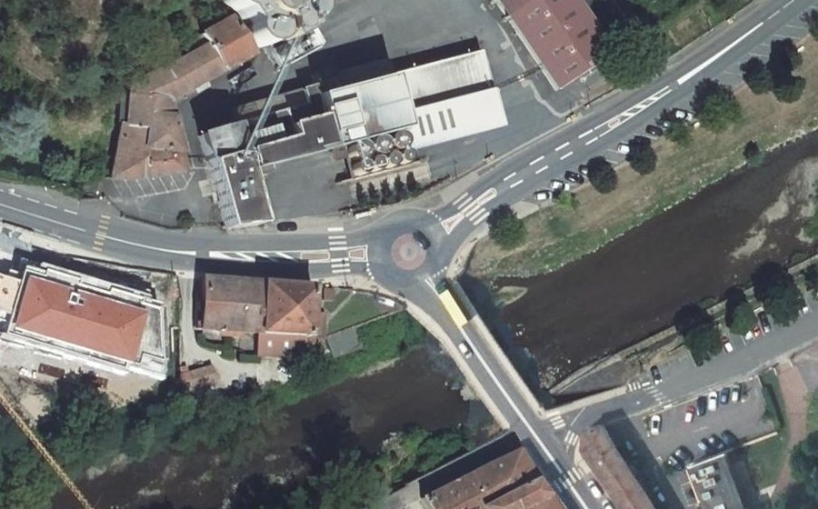 Vue aérienne du Rond-point anonyme n°4935726