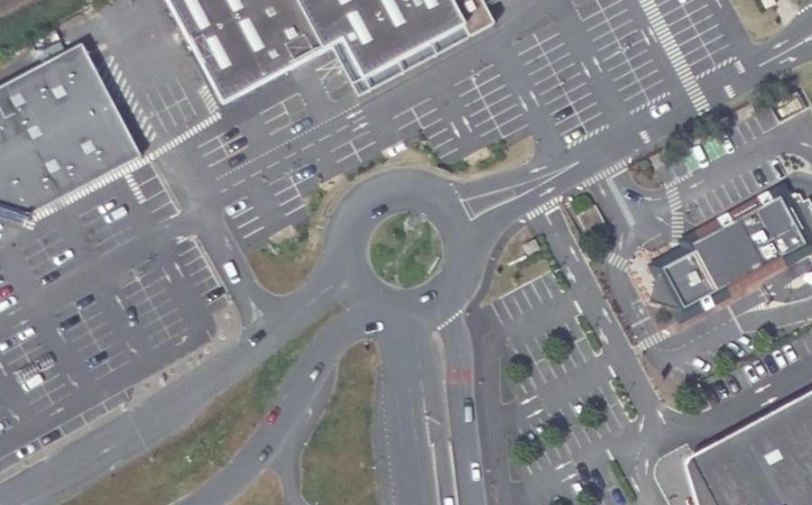 Vue aérienne du Rond-point anonyme n°494192014