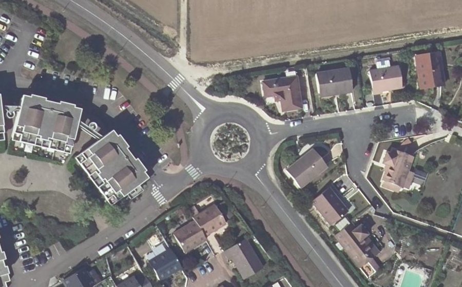 Vue aérienne du Rond-point anonyme n°4942392