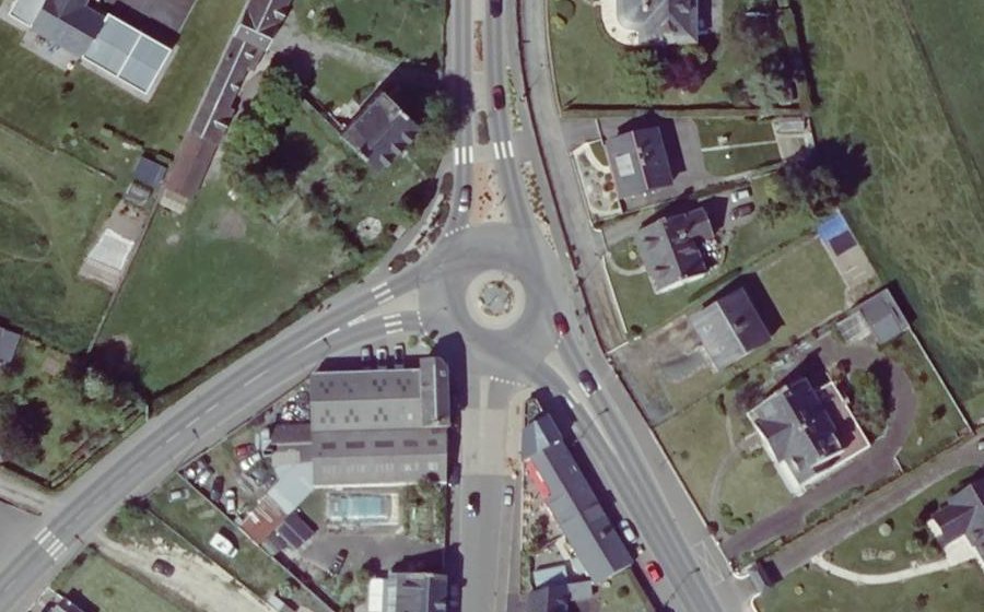 Vue aérienne du Rond-point anonyme n°4942832
