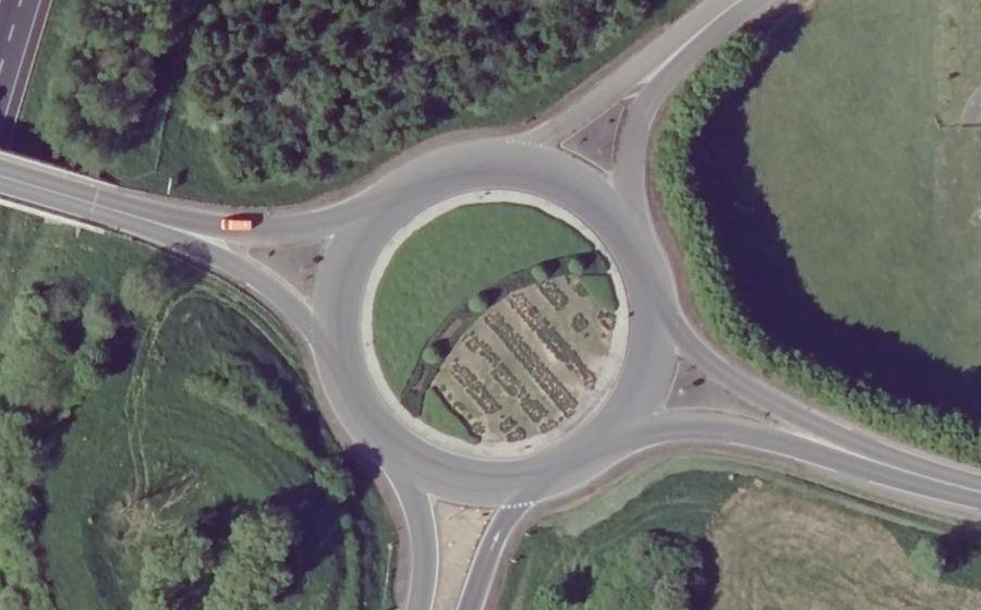 Vue aérienne du Rond-point anonyme n°4943243