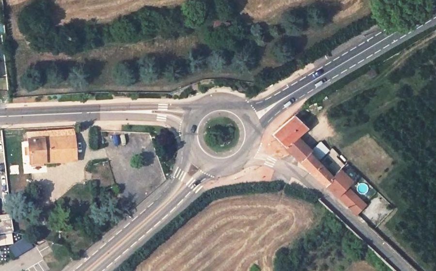 Vue aérienne du Rond-point anonyme n°4943492