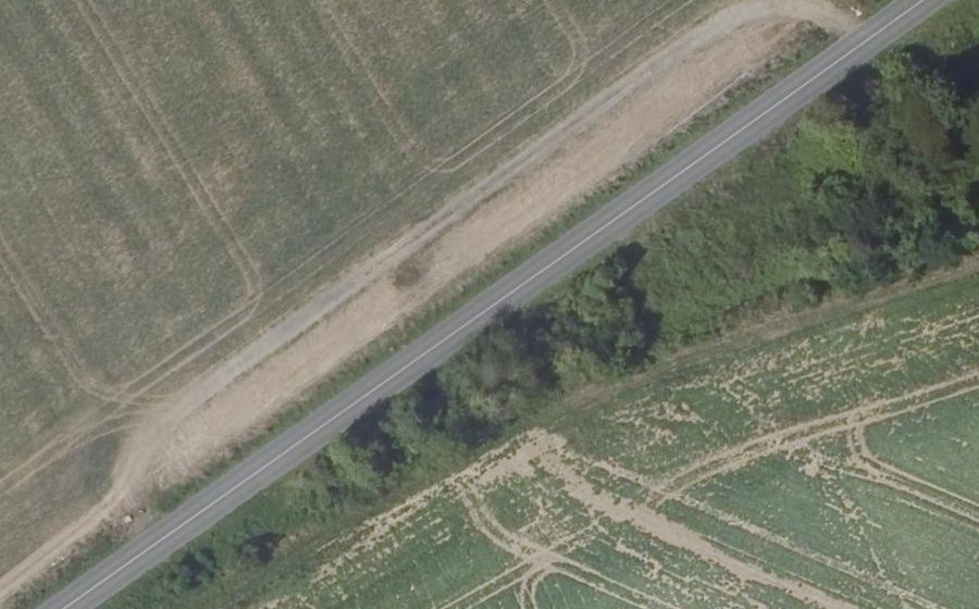 Vue aérienne du Rond-point anonyme n°494418314