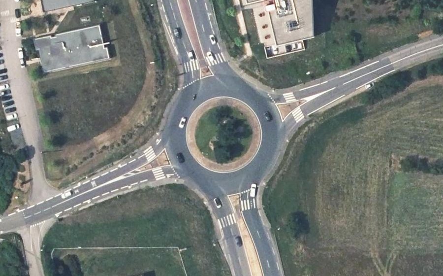 Vue aérienne du Rond-point anonyme n°4944468