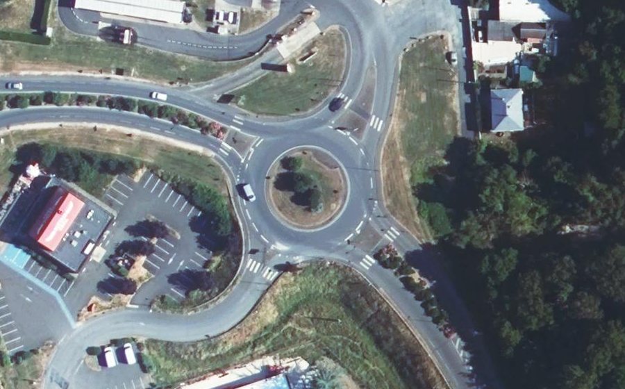 Vue aérienne du Rond-point anonyme n°4944662