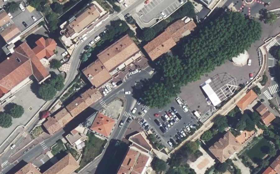 Vue aérienne du Rond-point anonyme n°4944887