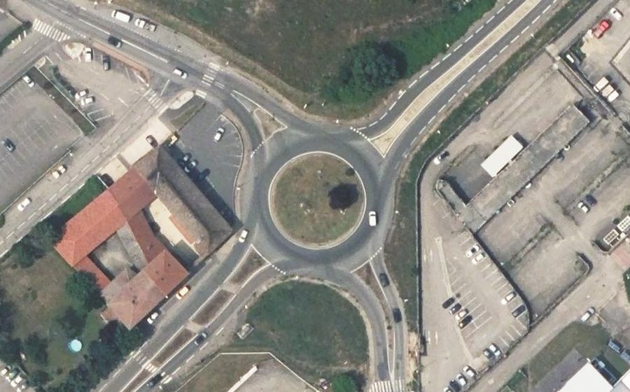 Vue aérienne du Rond-point anonyme n°4945018