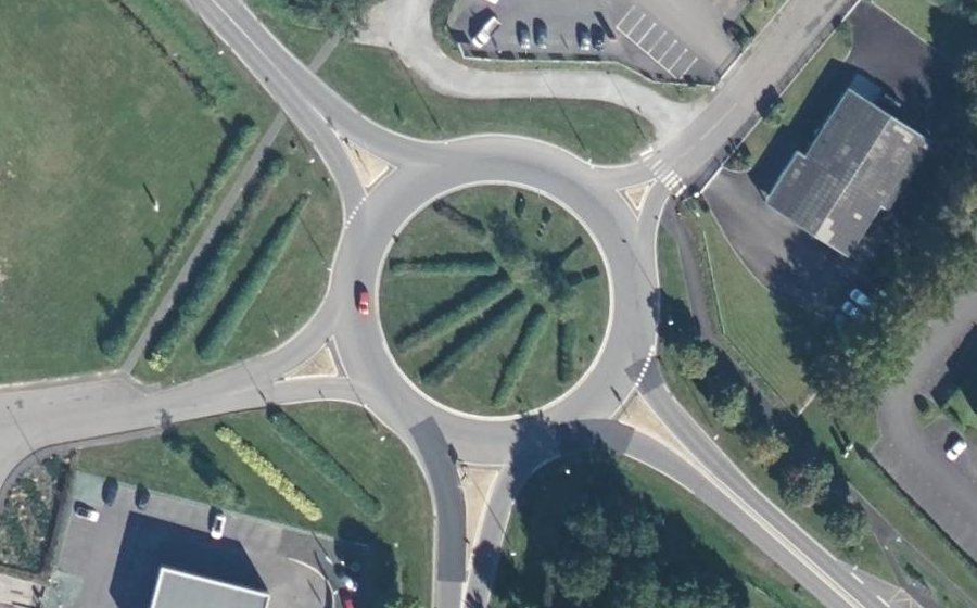 Vue aérienne du Rond-point anonyme n°4945949