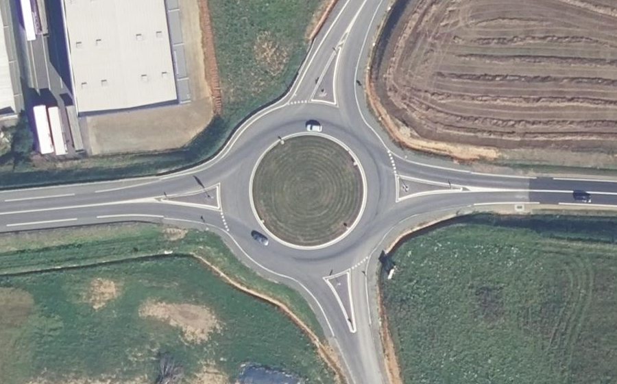 Vue aérienne du Rond-point anonyme n°4945950