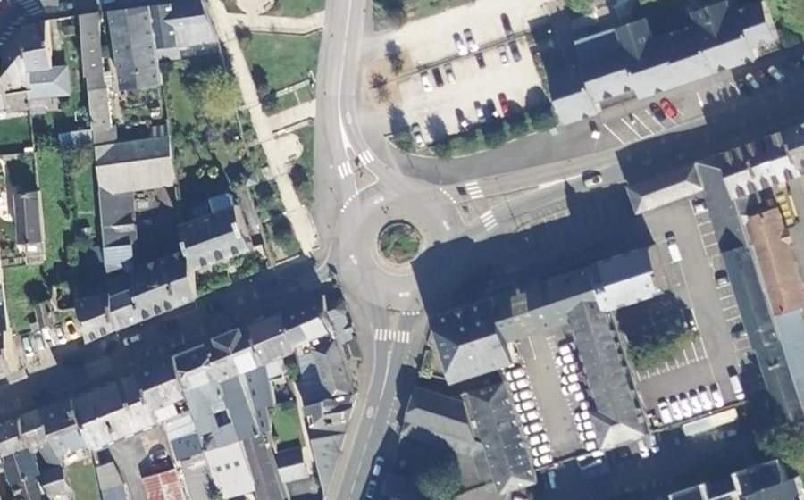 Vue aérienne du Rond-point anonyme n°4946104