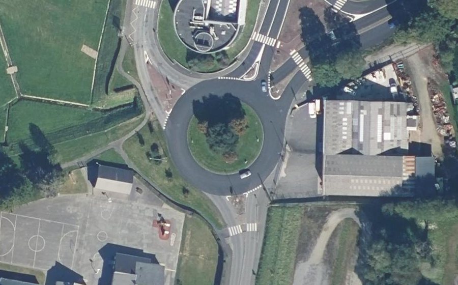 Vue aérienne du Rond-point anonyme n°4946107