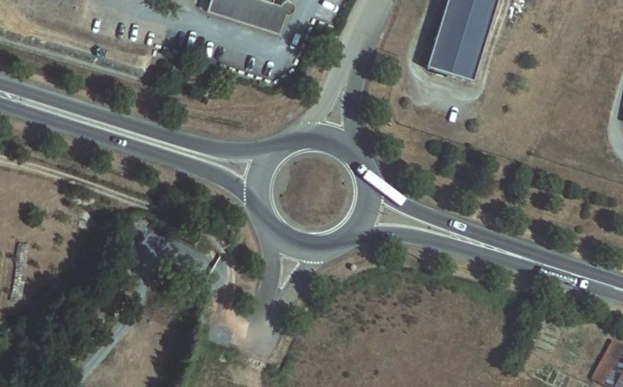Vue aérienne du Rond-point anonyme n°4946341