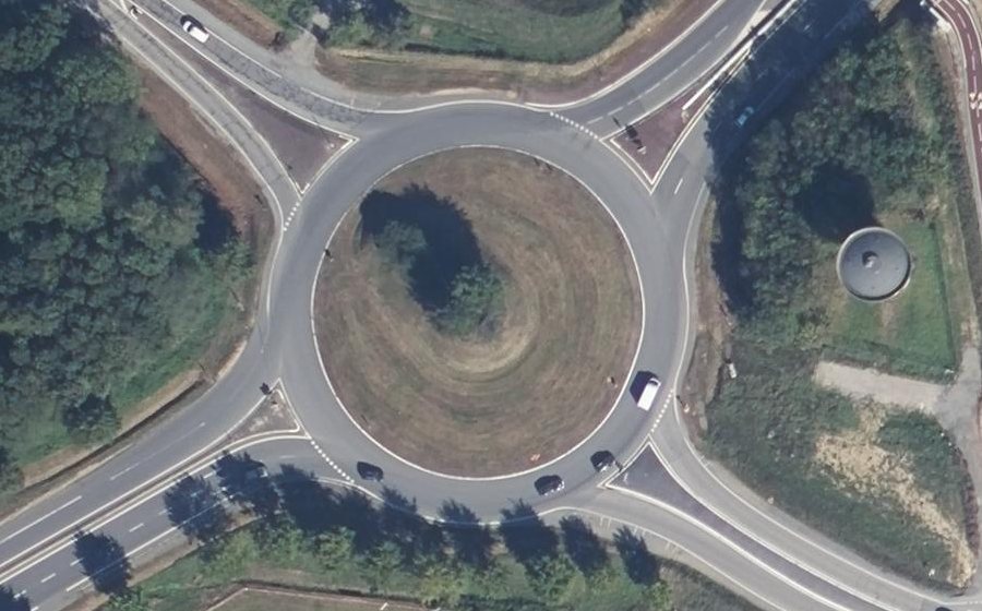 Vue aérienne du Rond-point anonyme n°4946365