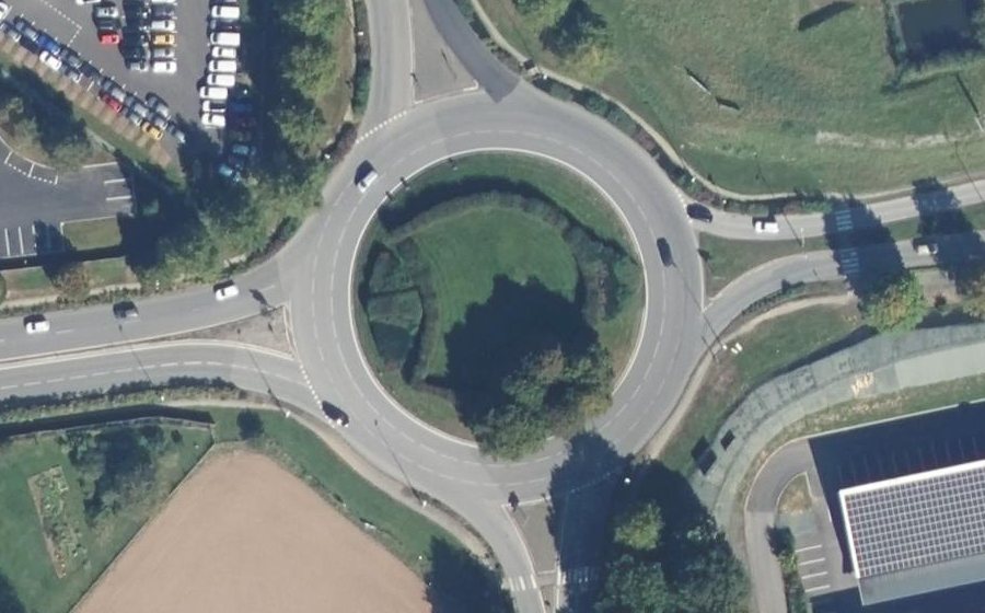 Vue aérienne du Rond-point anonyme n°4946366