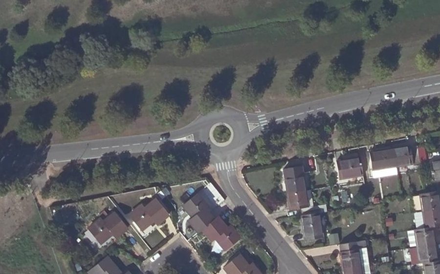 Vue aérienne du Rond-point anonyme n°4948862