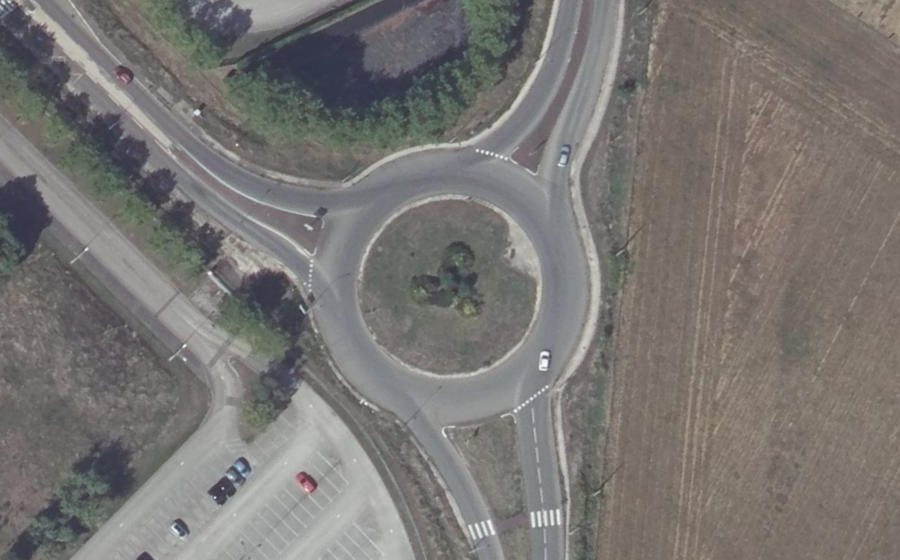 Vue aérienne du Rond-point anonyme n°4950220