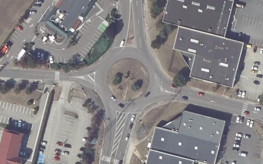 Vue aérienne du Rond-point anonyme n°4950775