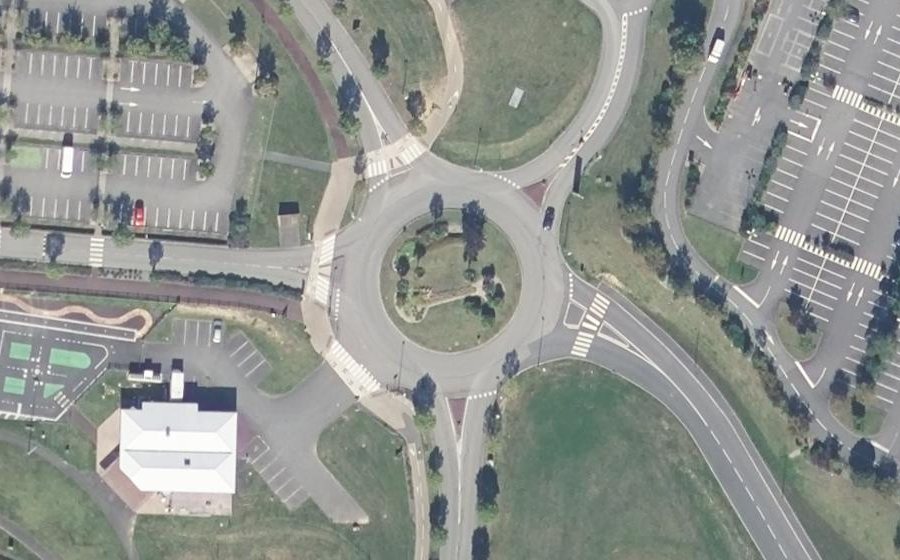 Vue aérienne du Rond-point anonyme n°4951211