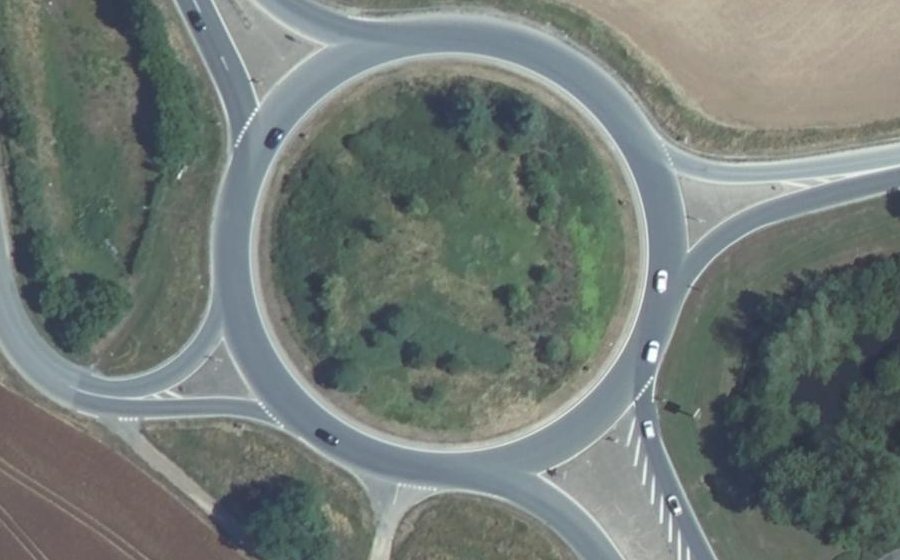 Vue aérienne du Rond-point anonyme n°4952623