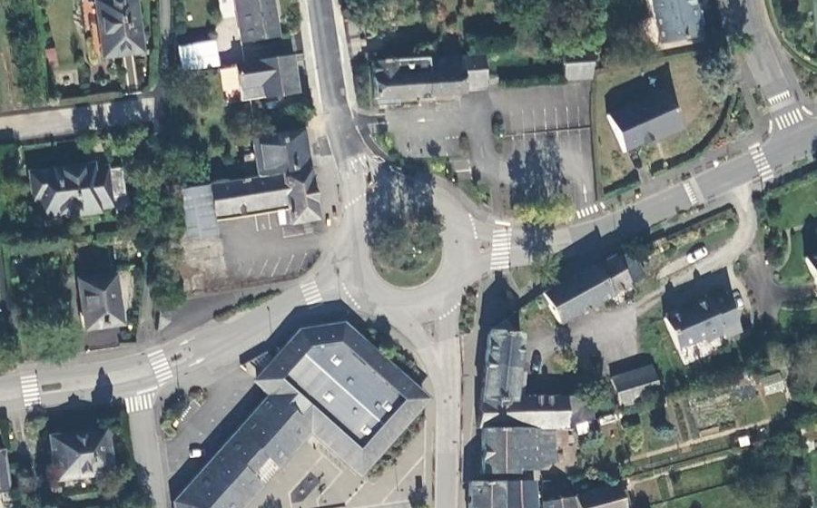 Vue aérienne du Rond-point anonyme n°4954579